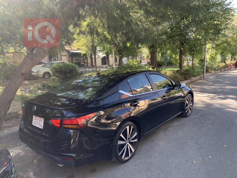 نيسان ألتيما